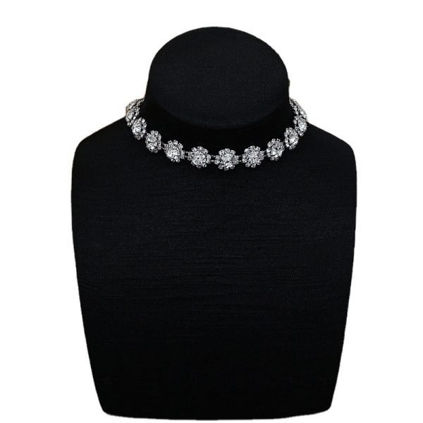 Chic Collarbone Chain with Healing Crystals | Feminine Style & Intentional Energy - Image 7
